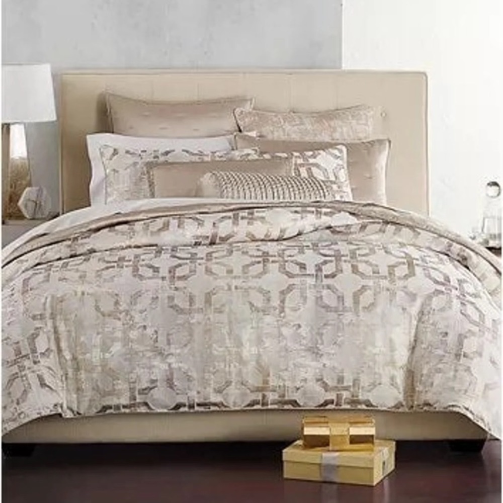 Macy HOTEL COLLECTION FRESCO COMFORTER